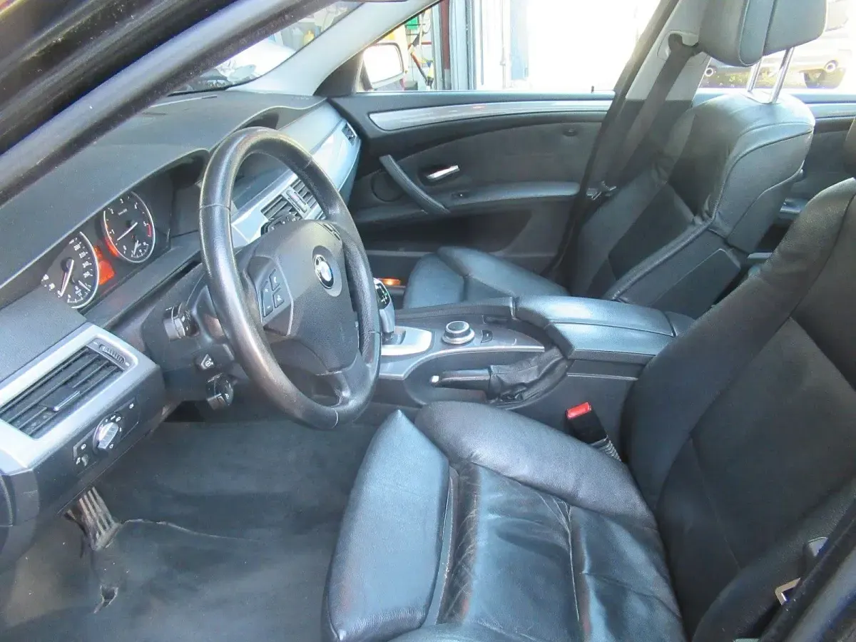 Gebraucht BMW 530 Advantage 235 PS (172 kW) 2008 Schwarz Kombi