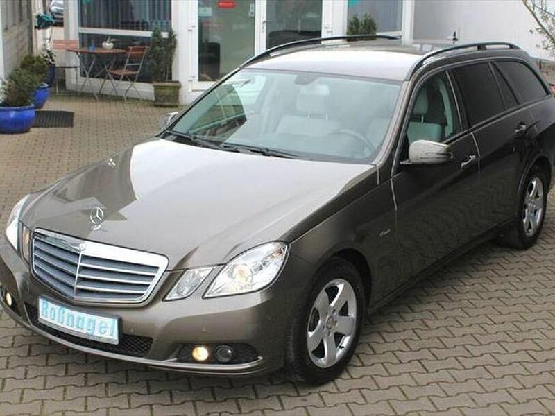 Gebraucht Mercedes E200 184 PS (135 kW) 2011 Grau Limousine