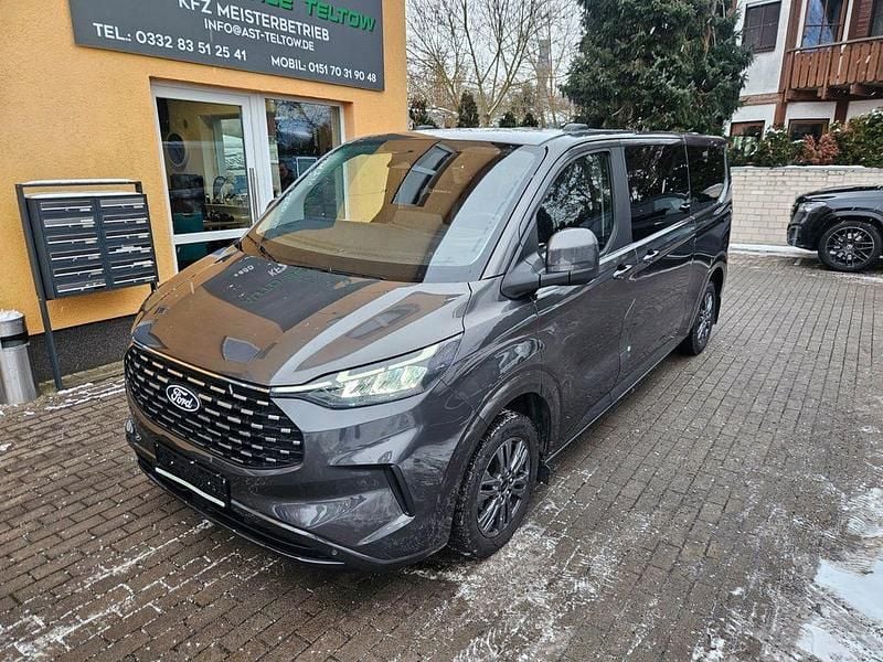Gebraucht Ford Tourneo Titanium 136 PS (100 kW) 2025 Grau Van / Kleinbus