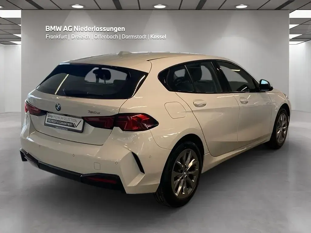 Używany BMW 120 Shadowline 150 KM (110 kW) 2025 Biały Hatchback