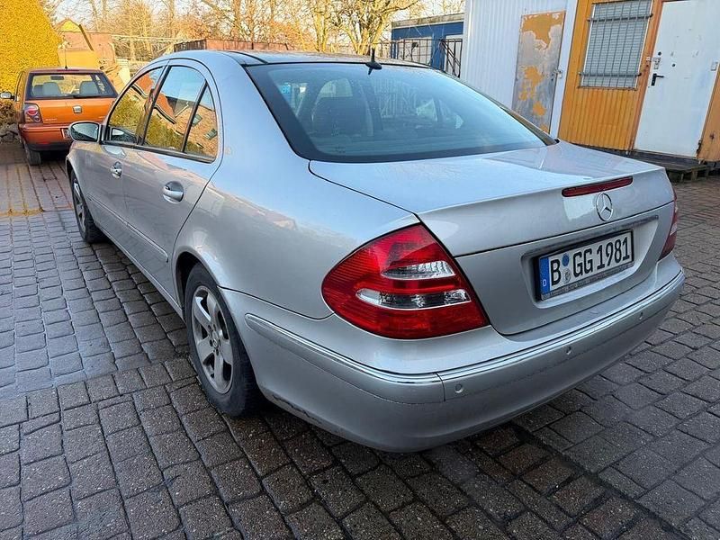 Gebraucht Mercedes E280 Avantgarde 177 PS (130 kW) 2004 Silber Limousine
