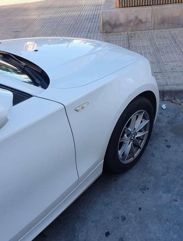 Gebraucht BMW 116 122 PS (89 kW) 2009 Weiß Kleinwagen