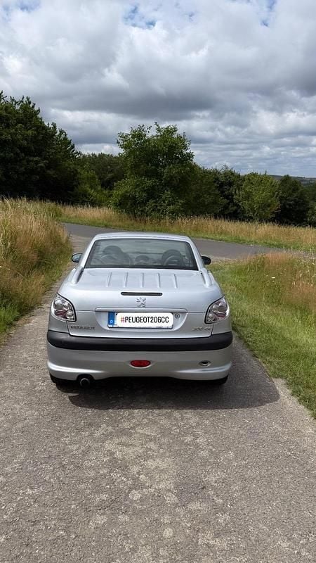Silber Gebraucht 2001 Peugeot 206 CC Cabrio | 1.000 € (Guter Preis) - Bild 1/4