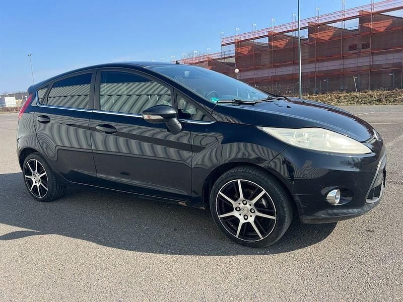 Gebraucht Ford Fiesta Titanium 97 PS (71 kW) 2010 Schwarz Kleinwagen