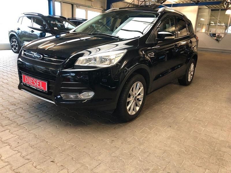Gebraucht Ford Kuga Titanium 110 PS (80 kW) 2015 Schwarz SUV