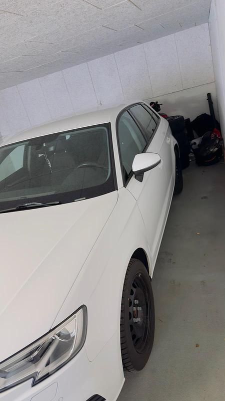 Gebraucht Audi A3 Sportback 115 PS (84 kW) 2017 Weiß Kleinwagen