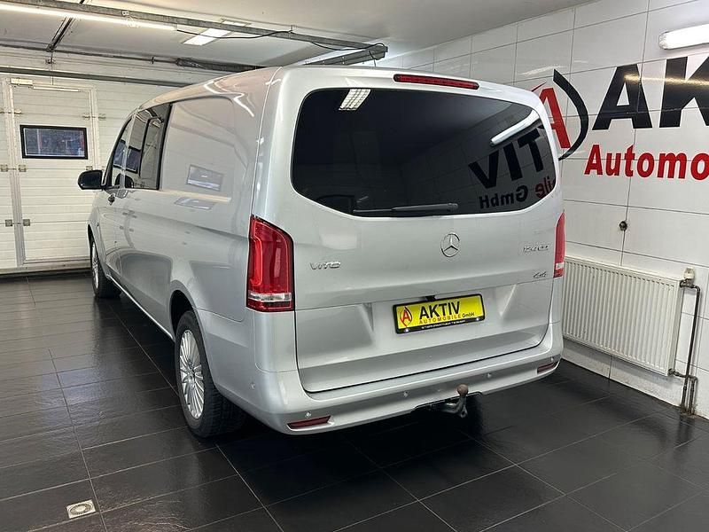 Gebraucht Mercedes Vito 237 PS (174 kW) 2023 Silber Van