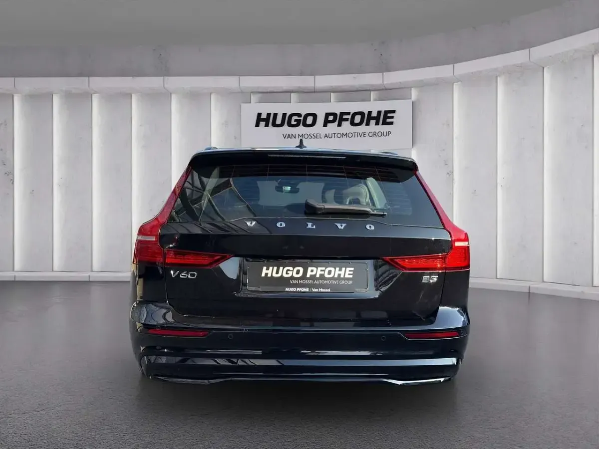 Occasion Volvo V60 Plus 163 ch (119 kW) 2022 Noir Break