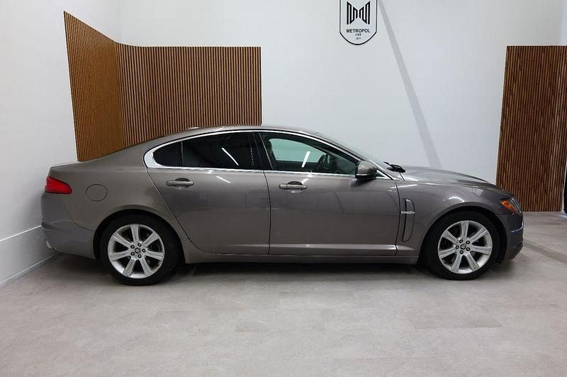 Gebraucht Jaguar XF Luxury 241 PS (177 kW) 2010 Grau Limousine