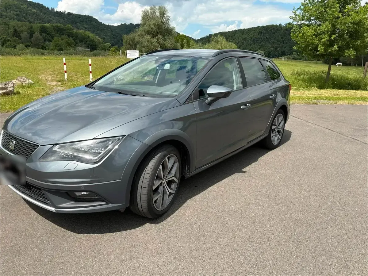 Gebraucht Seat Leon X-Perience 150 PS (110 kW) 2015 Grau Kombi