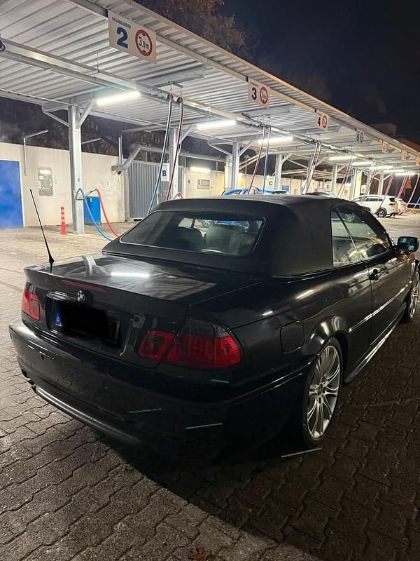 Gebraucht BMW 330 243 PS (178 kW) 2001 Schwarz Cabrio