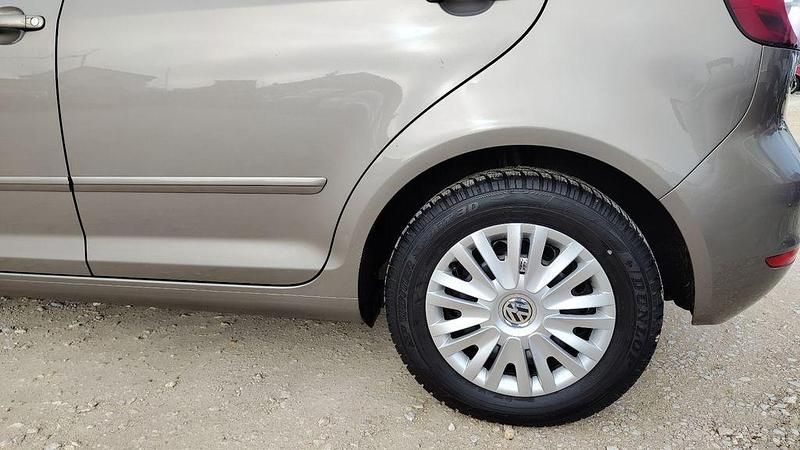 Gebraucht VW Golf VII Life 105 PS (77 kW) 2013 Braun Limousine