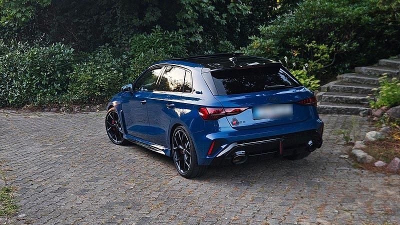 Gebraucht Audi RS3 Ambiente 400 PS (294 kW) 2024 Blau Limousine