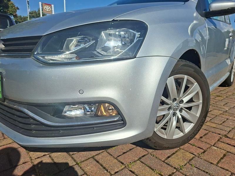 Gebraucht VW Polo Comfortline 90 PS (66 kW) 2015 Silber Kleinwagen