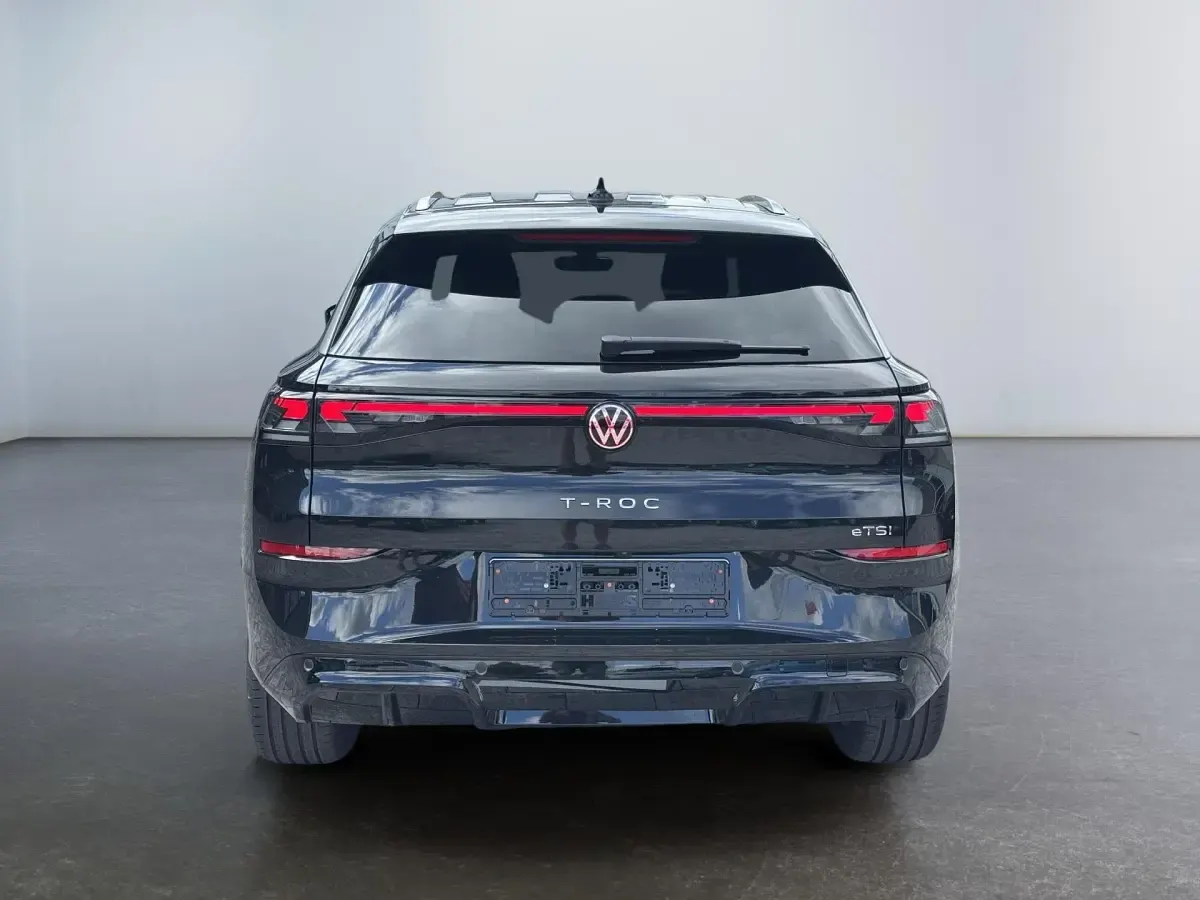 Neu VW T-Roc R-line 150 PS (110 kW) 2026 Grenadillschwarz metallic SUV