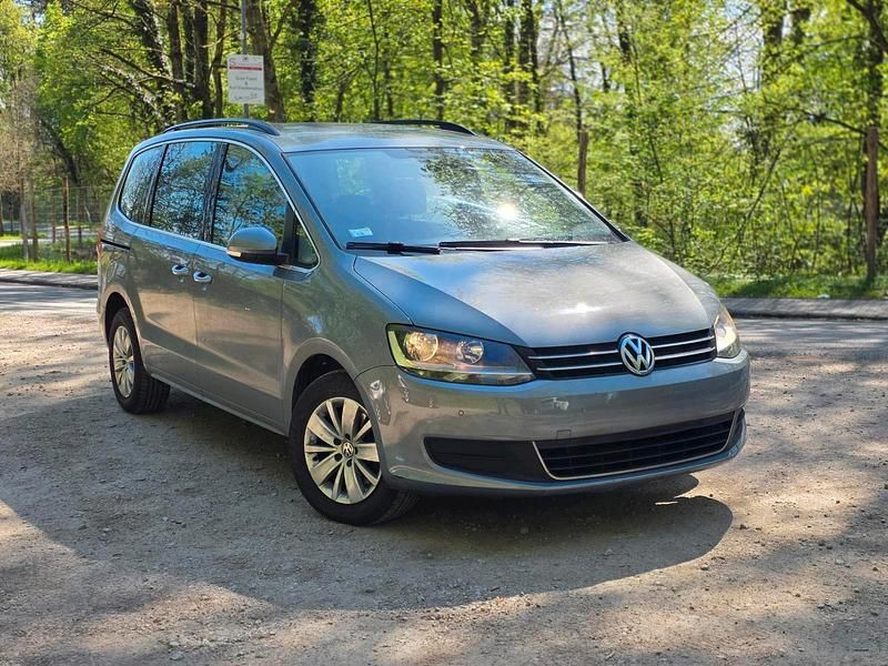 Second-hand VW Sharan 140 CP (102 kW) 2013 Andere farben Monovolum