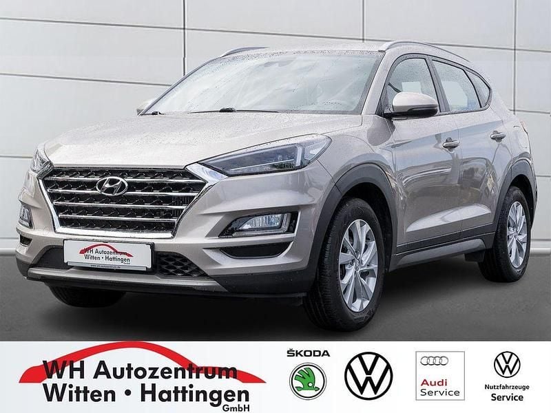 White sand metallic Gebraucht 2020 Hyundai Tucson Trend SUV | 20.890 € (Superpreis) - Bild 1/4