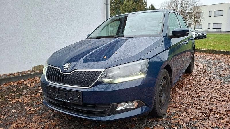 Blau Gebraucht 2017 Skoda Fabia Style Limousine | 10.000 € (Fairer Preis) - Bild 1/4