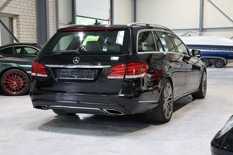 Gebraucht Mercedes E350 252 PS (185 kW) 2014 Schwarz Kombi