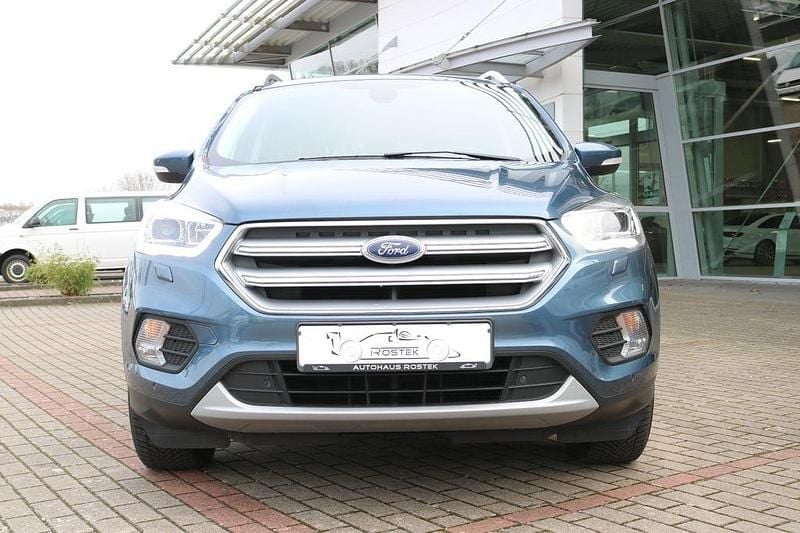 Gebraucht Ford Kuga Titanium 150 PS (110 kW) 2020 Blau SUV