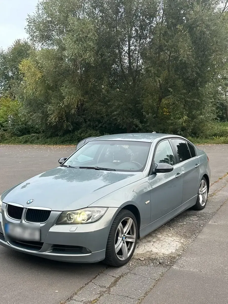 Gebraucht BMW 320 194 PS (142 kW) 2007 Grau Limousine