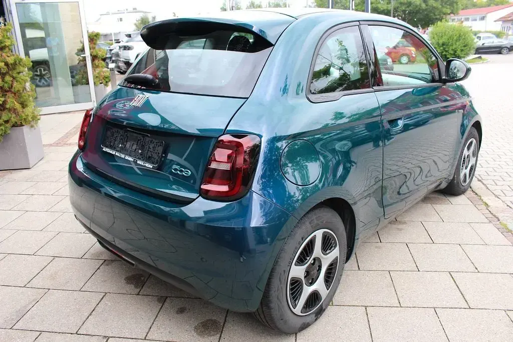 Gebraucht Fiat 500e Action 69 kW (95 PS) 2023 Grün Kleinwagen
