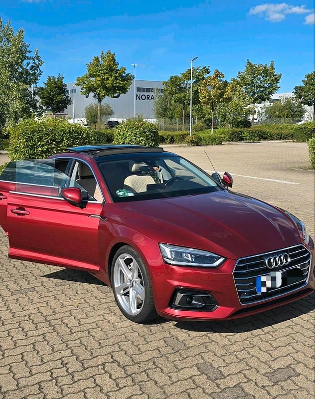 Gebraucht Audi A5 Sportback Design 218 PS (160 kW) 2017 Rot Kleinwagen