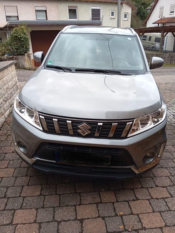 Grau Gebraucht 2019 Suzuki Vitara Comfort SUV | 12.999 € (Guter Preis) - Bild 1/2