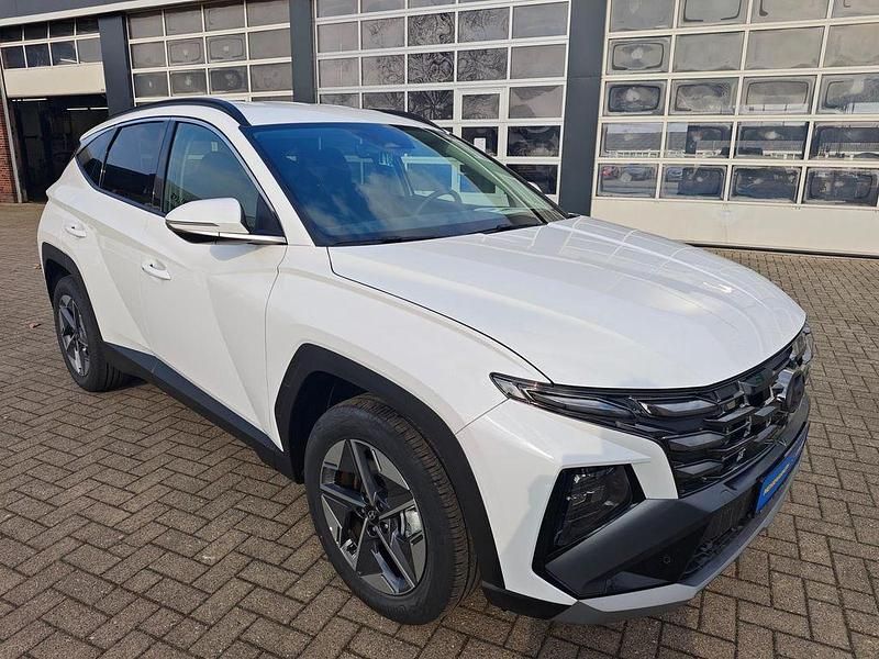 Neu Hyundai Tucson Trend 160 PS (117 kW) 2025 Weiß SUV