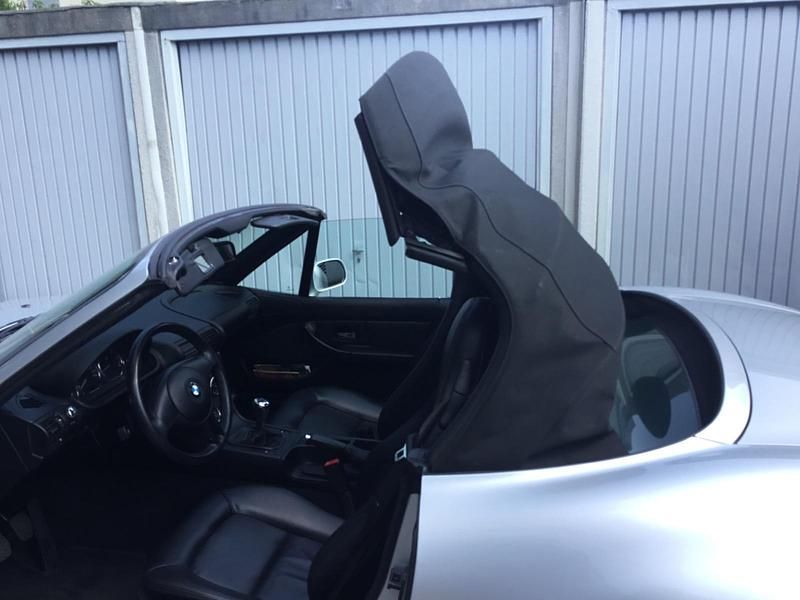 Second-hand BMW Z3 150 CP (110 kW) 2000 Argintiu Cabrio