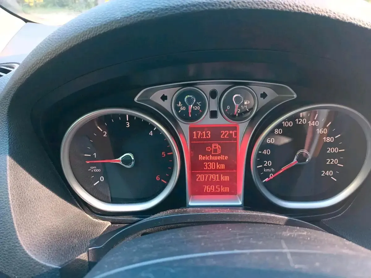Gebraucht Ford Kuga 140 PS (102 kW) 2012 Weiß SUV