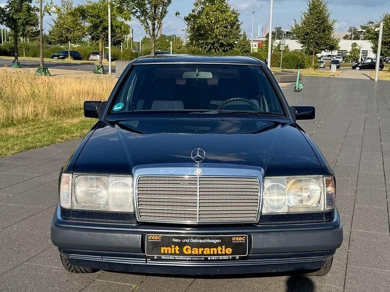 Second-hand Mercedes E260 160 CP (117 kW) 1991 Other Berlinǎ