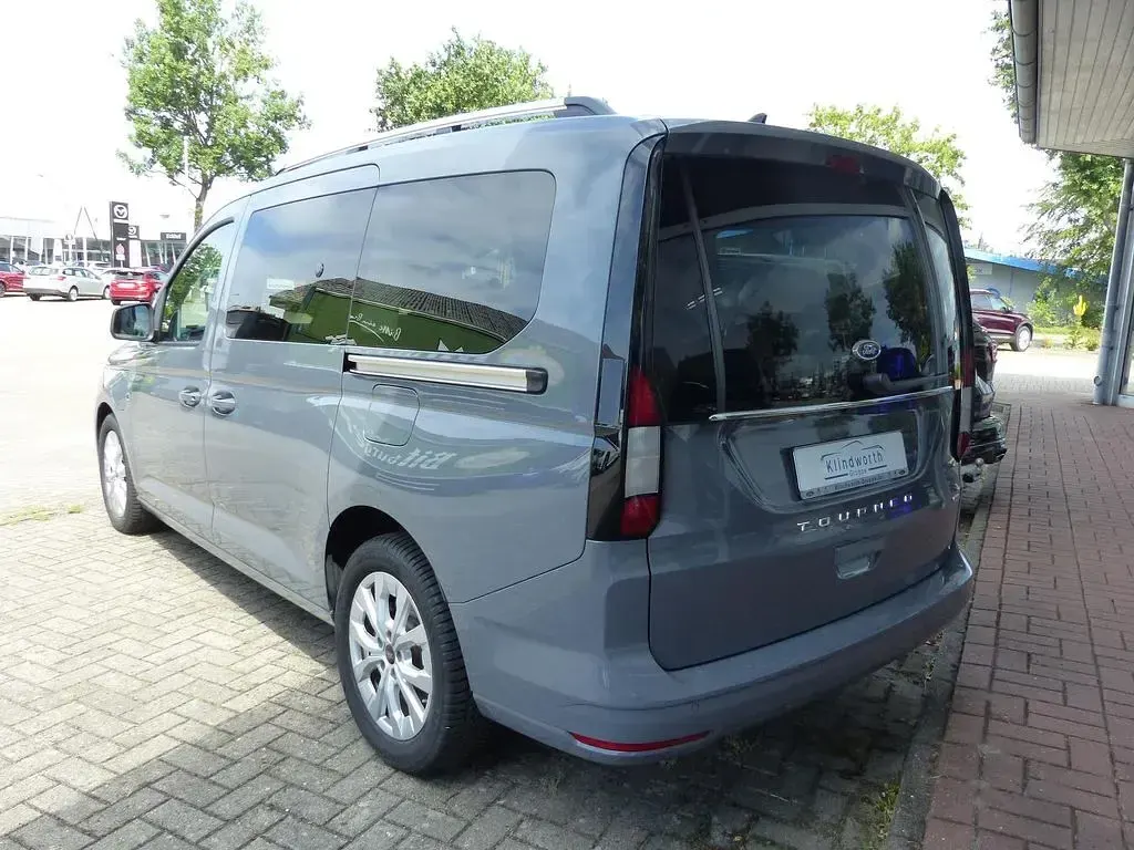 Gebraucht Ford Grand Tourneo Connect Titanium 150 PS (110 kW) 2025 Grau Van / Kleinbus