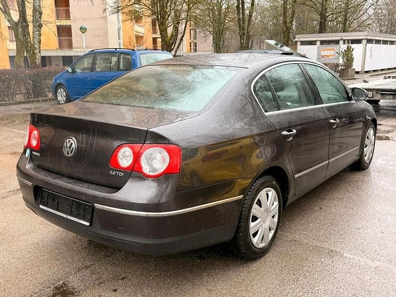 Gebraucht VW Passat Highline 140 PS (102 kW) 2008 Braun Limousine