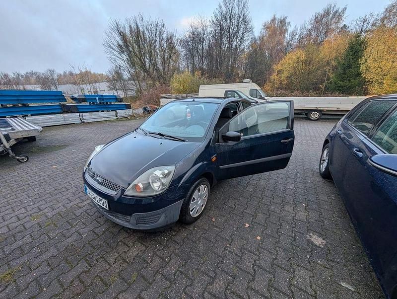 Gebraucht Ford Fiesta Trend 69 PS (50 kW) 2006 Blau Limousine