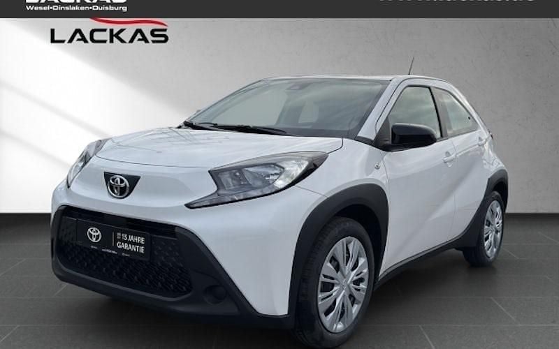 Weiß Gebraucht 2025 Toyota Aygo X Business Edition SUV | 14.990 € (Guter Preis) - Bild 1/4