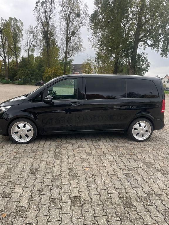 Gebraucht Mercedes V220 163 PS (119 kW) 2017 Schwarz Van / Kleinbus