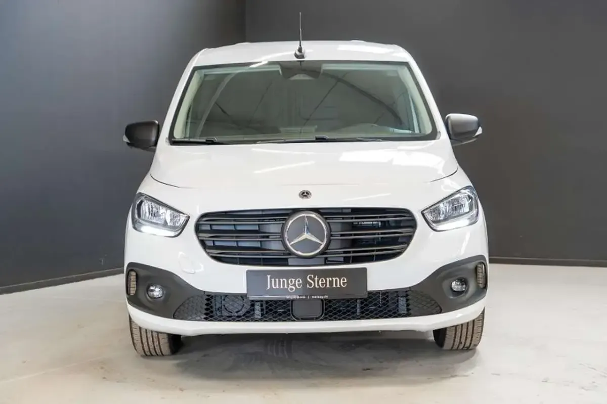 Gebraucht Mercedes eCitan 89 kW (122 PS) 2024 Weiß Van / Kleinbus