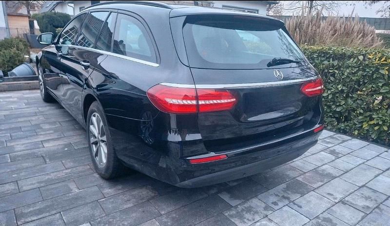 Second-hand Mercedes E200 184 CP (135 kW) 2017 Negru Break