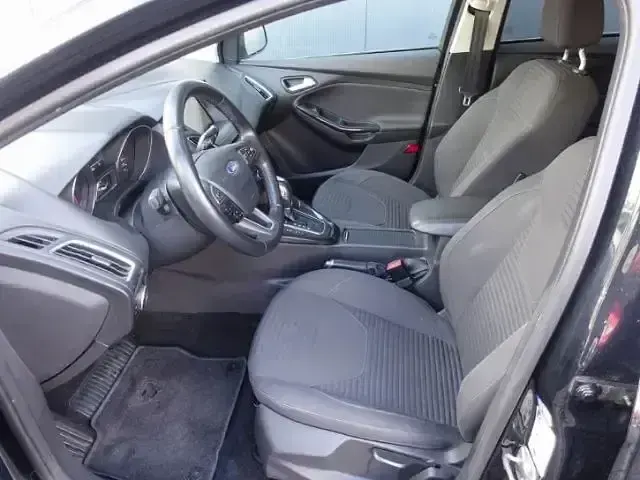 Käytetty Ford Focus Titanium 120 HP (88 kW) 2015 Musta Farmari