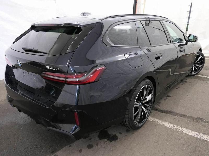 Gebraucht BMW 540 Performance 303 PS (222 kW) 2025 Schwarz Kombi