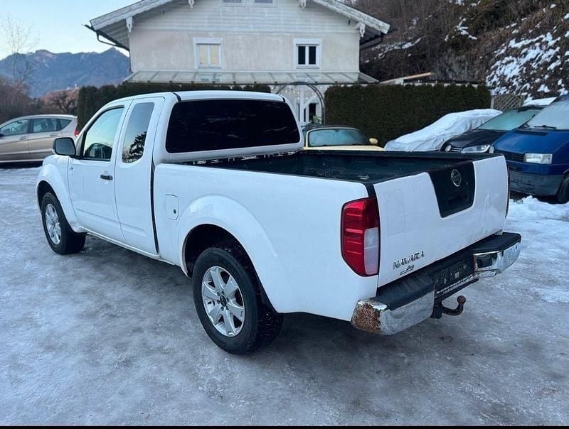 Gebraucht Nissan Navara XE 144 PS (105 kW) 2014 Weiß Abholung