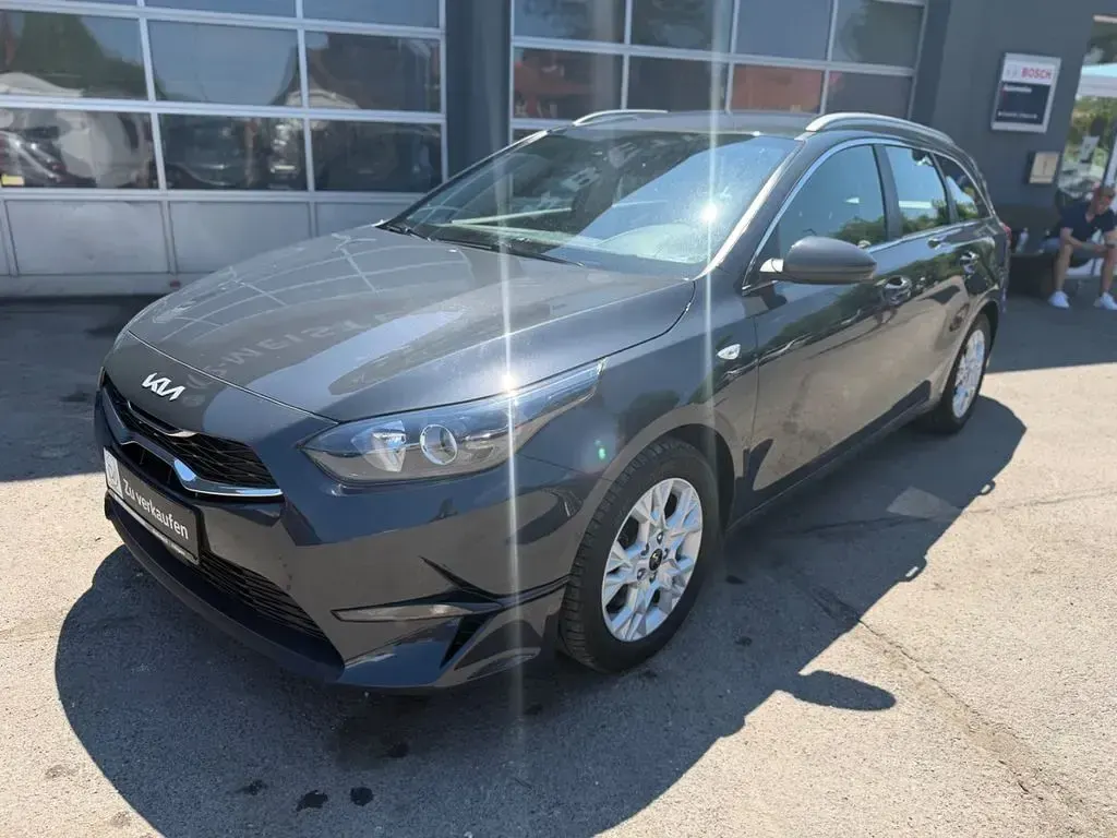 Gebraucht Kia Ceed 160 PS (117 kW) 2023 Grau Kleinwagen