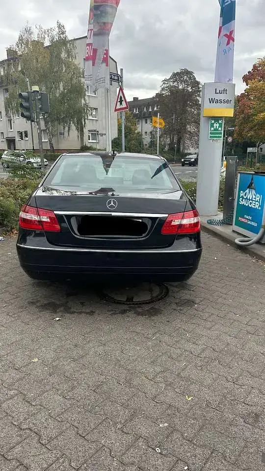 Gebraucht Mercedes E220 Avantgarde 170 PS (125 kW) 2009 Limousine