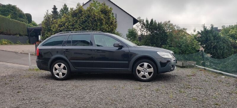 Gebraucht Skoda Octavia 140 PS (102 kW) 2011 Schwarz Kombi