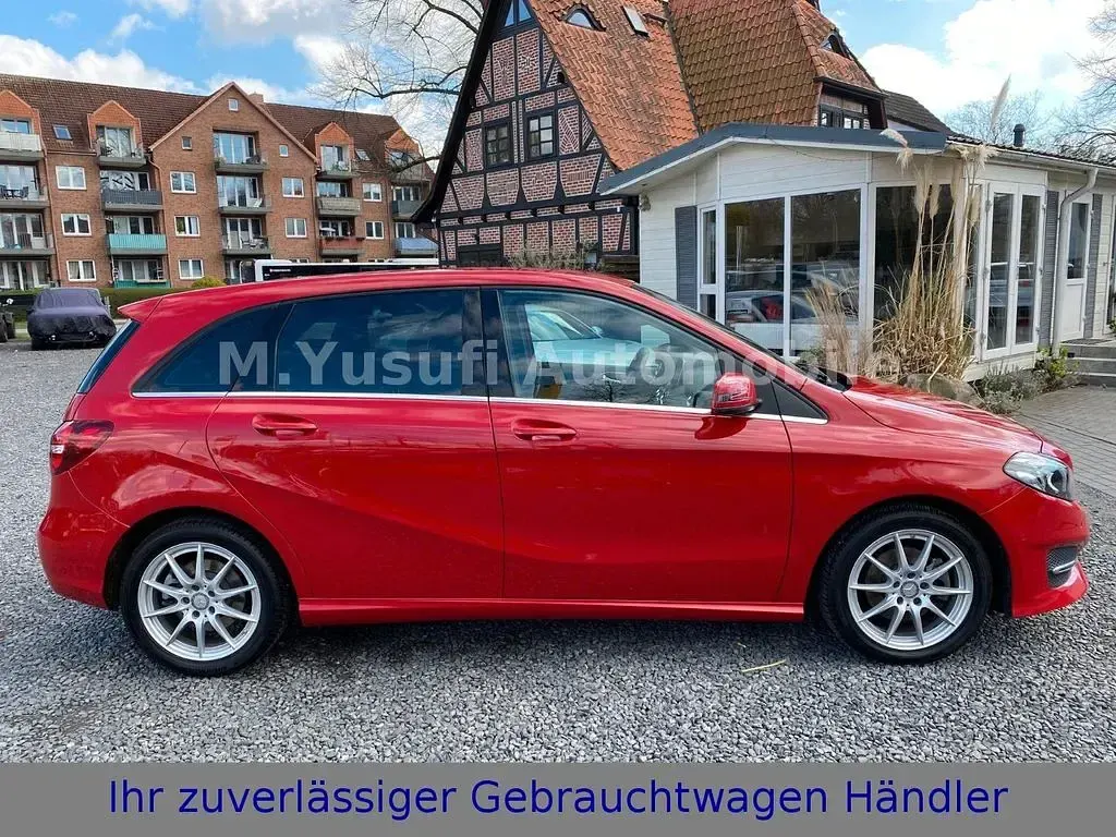 Gebraucht Mercedes B220 177 PS (130 kW) 2016 Rot Kleinwagen