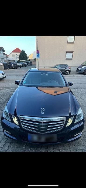 Gebraucht Mercedes E350 265 PS (194 kW) 2010 Schwarz Limousine