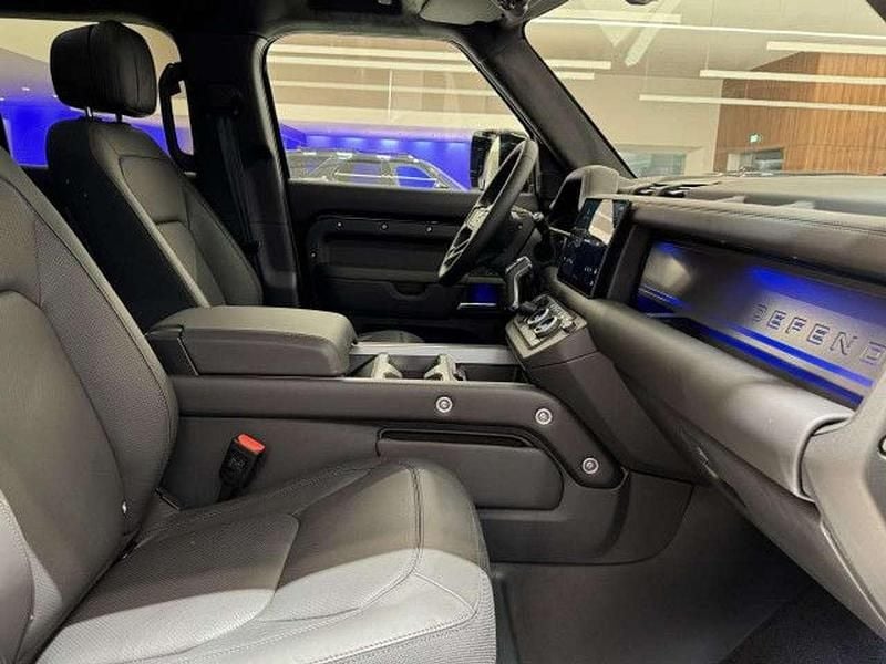 Gebraucht Land Rover Defender Black Edition 426 PS (313 kW) 2025 Santorini black SUV