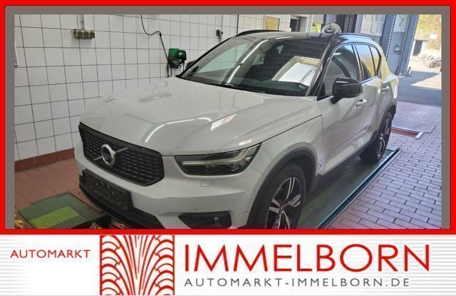 Weiss Gebraucht 2022 Volvo XC40 R-Design SUV | 29.500 € (Superpreis) - Bild 1/3