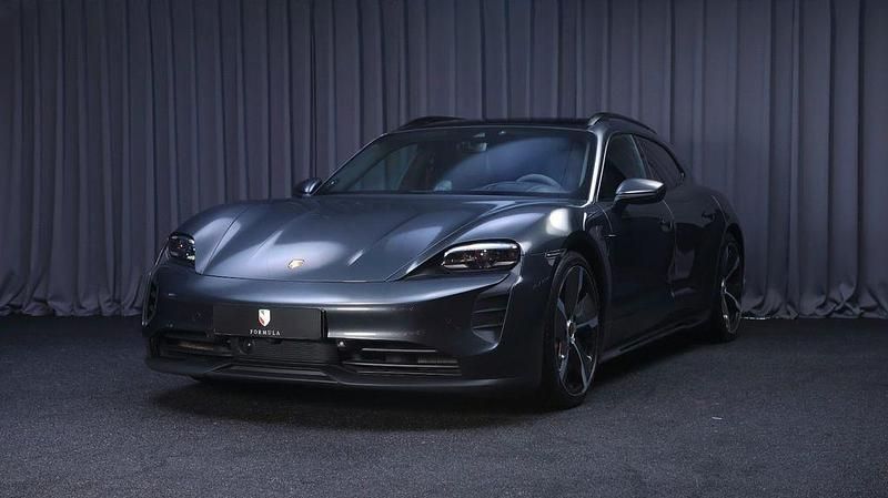 Grau Gebraucht 2022 Porsche Taycan GTS Chrono Limousine | 91.629 € - Bild 1/4